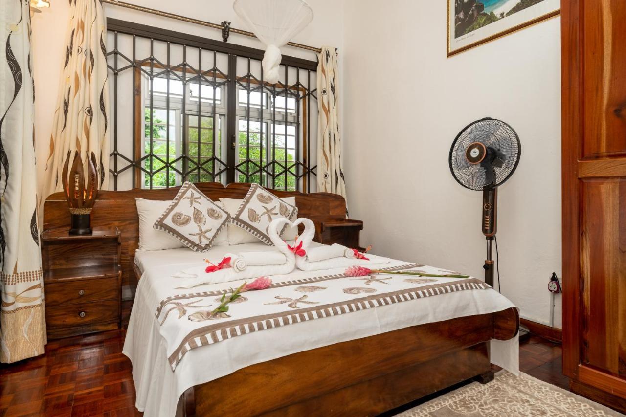 Janes' Serenity Guesthouse Anse a La Mouche Екстер'єр фото